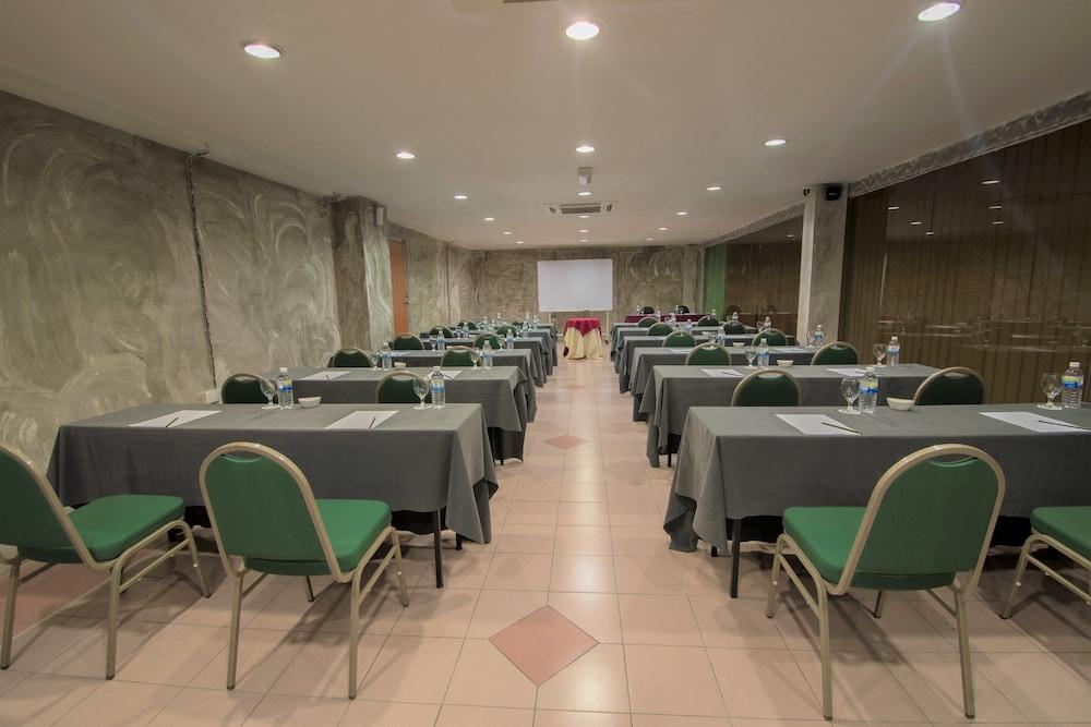Grand Sentosa Hotel Johor Bahru Exterior photo